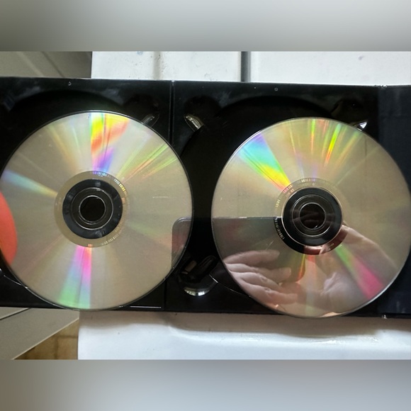 Collectible Nirvana 4 CDs with Book - Picture 15 of 15